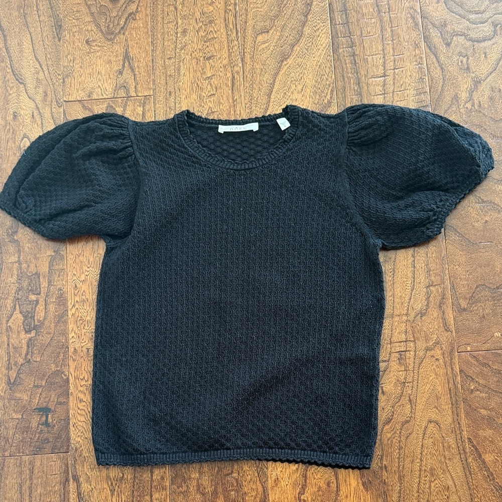 Doen Black Puff-Sleeve Knit Top